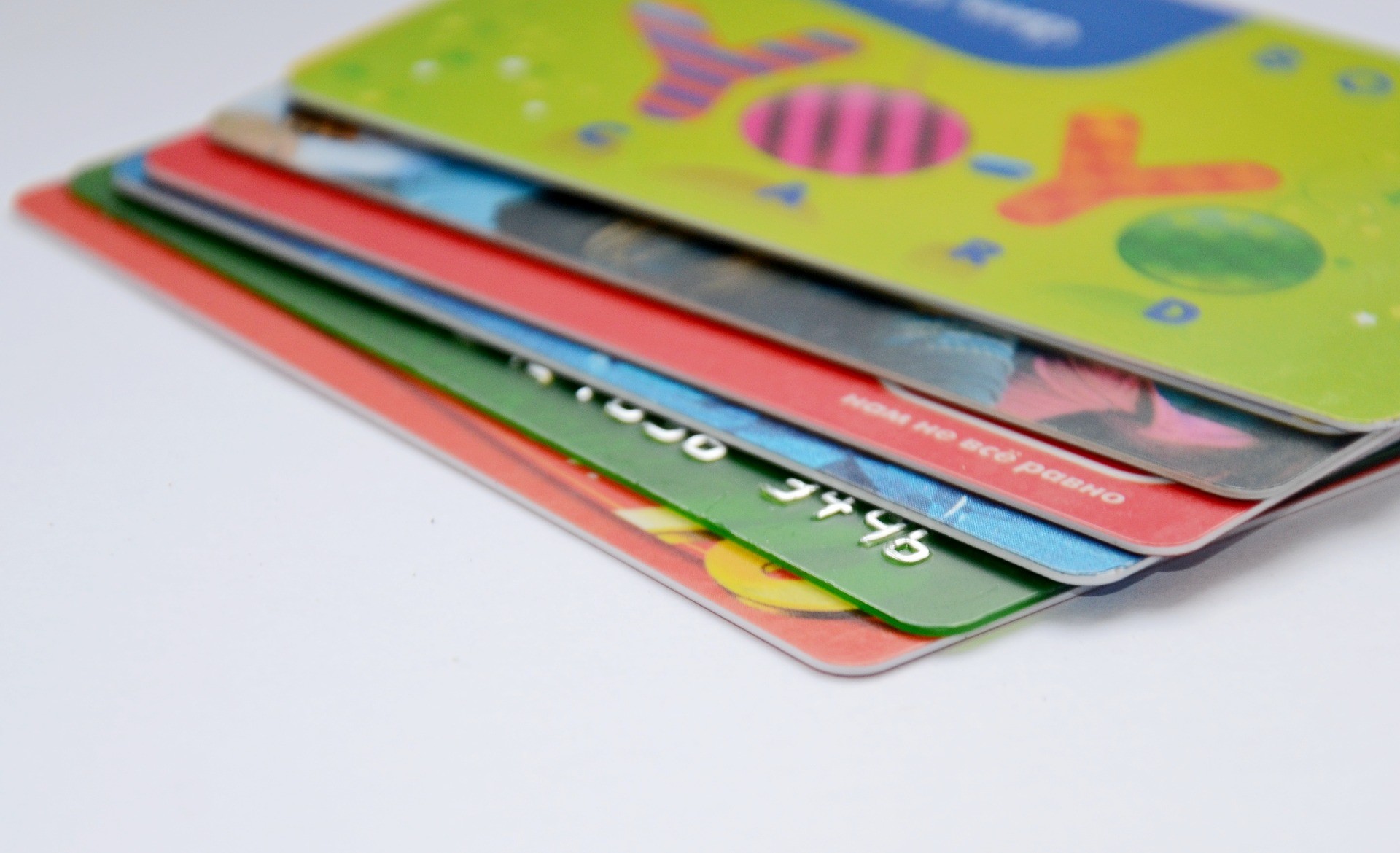 Les 15 Choses à Considérer Avant de Choisir une Carte de Crédit
